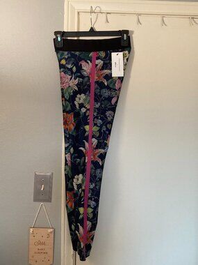 NWT Ultracor x Christian LaCroix compression leggings, sz. L